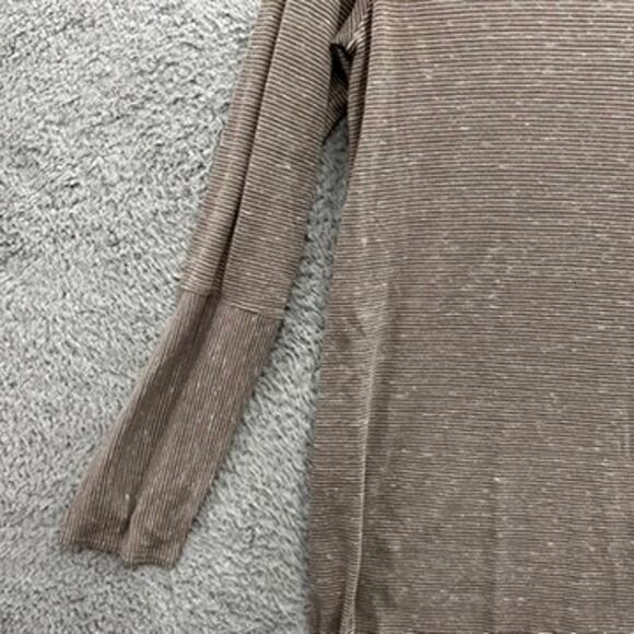 prAna Women's Medium Lightweight Activewear Shirt Cutout in Back Comfort Active - Picture 3 of 10